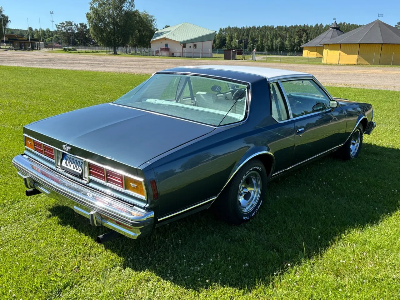 Vehicle image 8