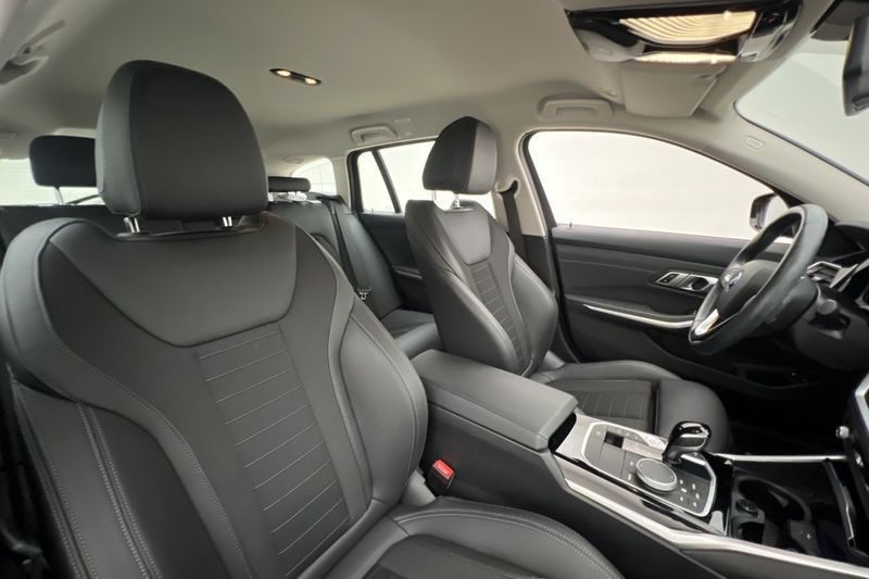 BMW 330 bild 10