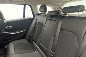 BMW 330 bild 11
