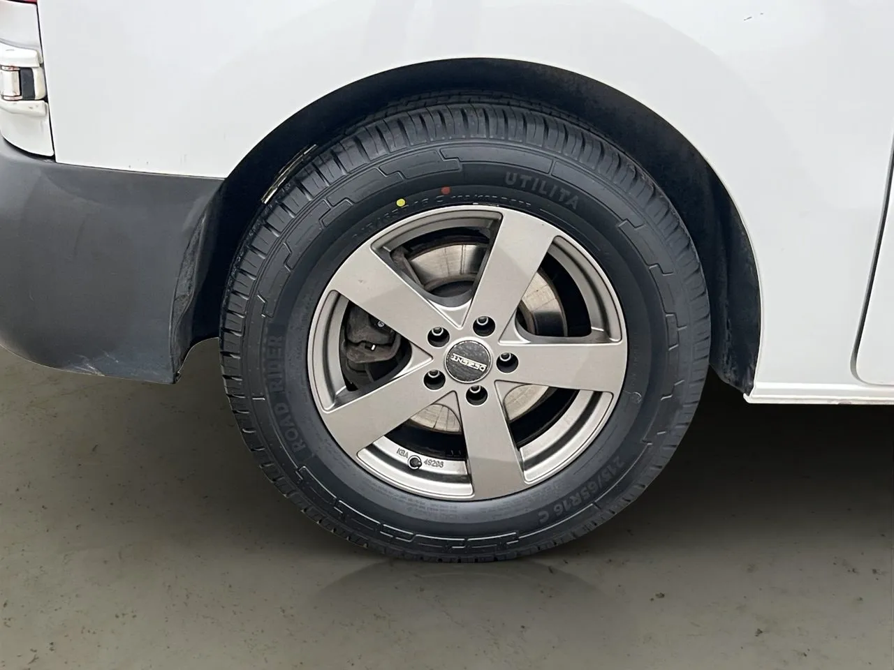 Vehicle image 23