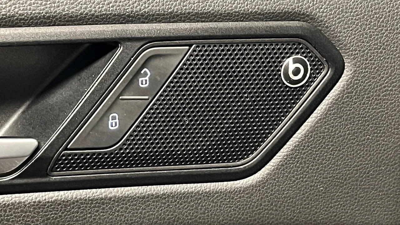 Vehicle image 22