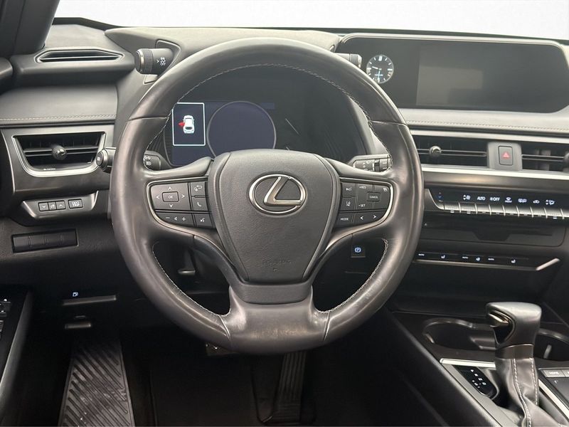 Lexus UX bild 10