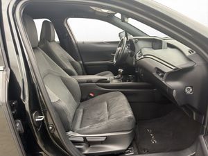 Lexus UX bild 22