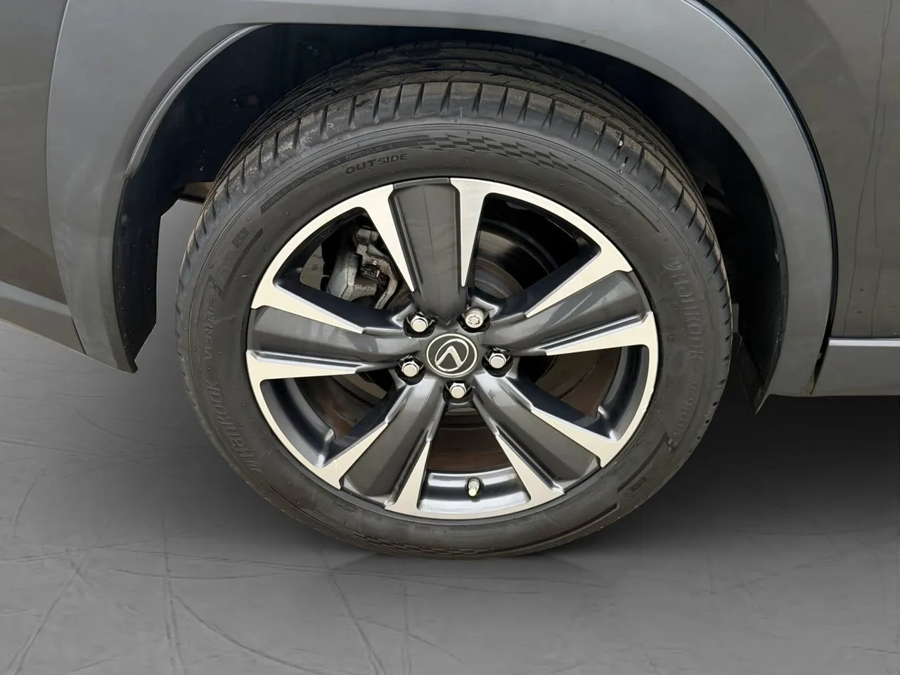 Vehicle image 25