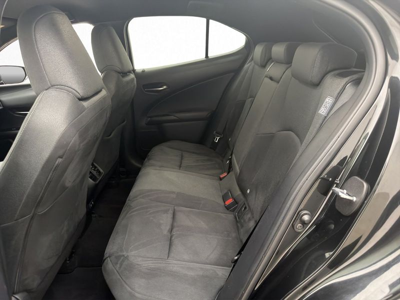 Lexus UX bild 20