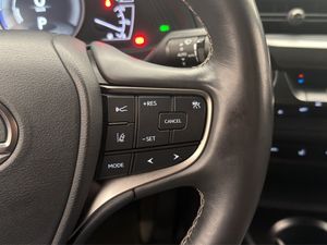 Lexus UX bild 14