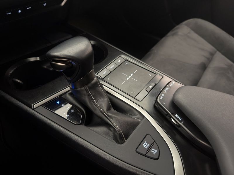 Lexus UX bild 19