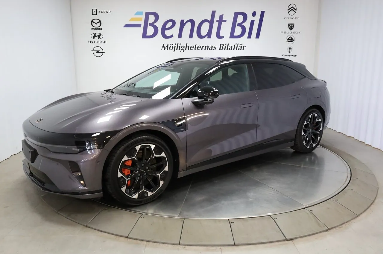 Vehicle image 5