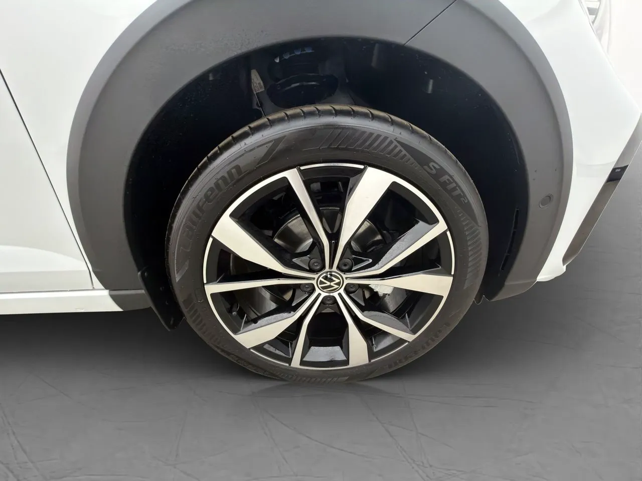 Vehicle image 31