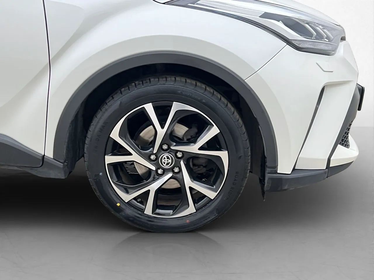 Vehicle image 30