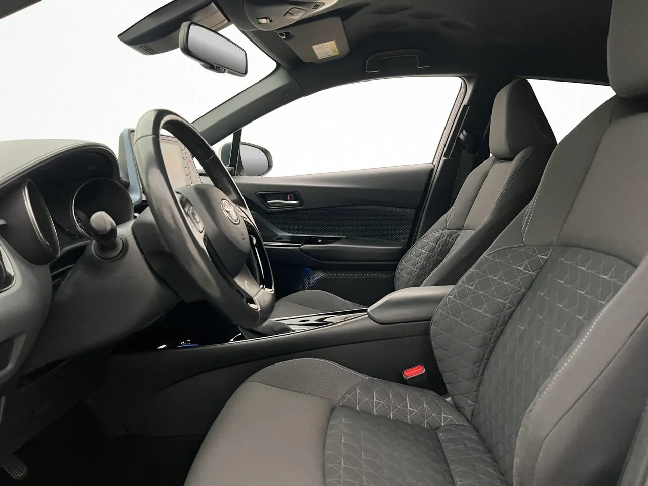 Vehicle image 10