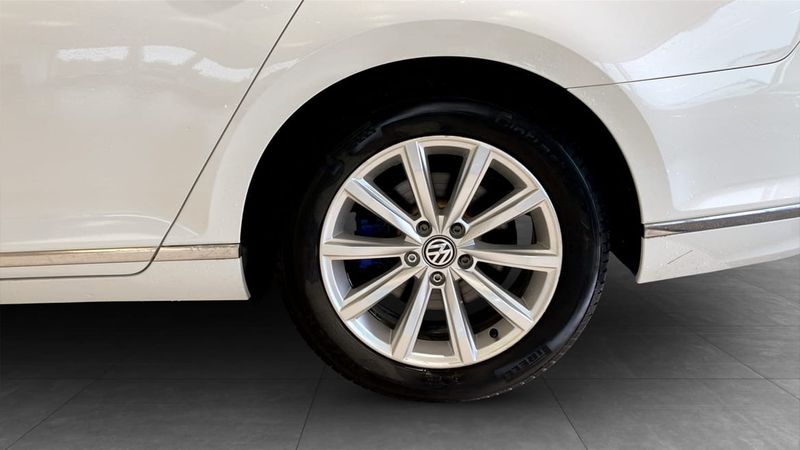 Volkswagen Passat bild 6