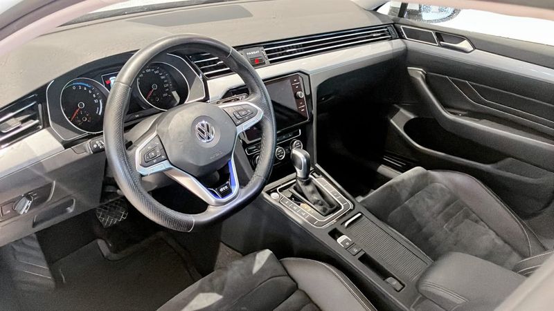 Volkswagen Passat bild 7