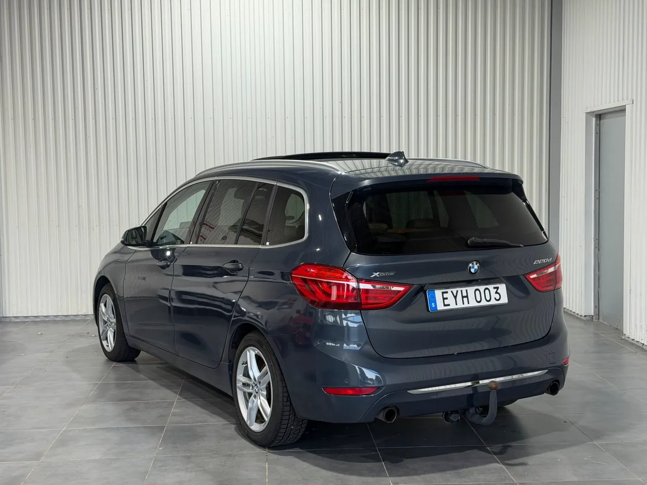 Vehicle image 6