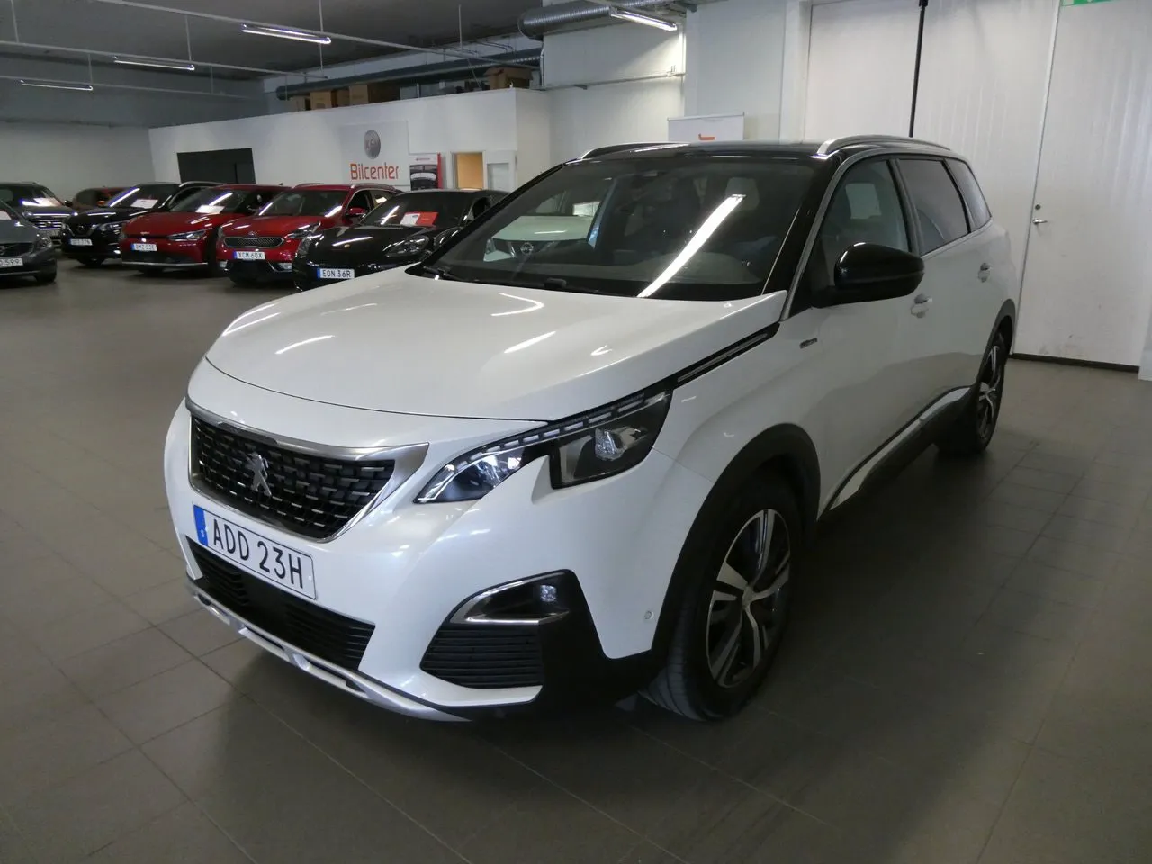Vehicle image 6