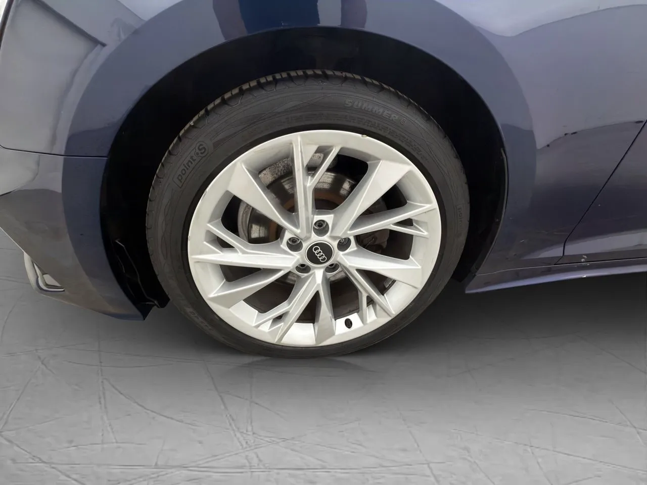 Vehicle image 30
