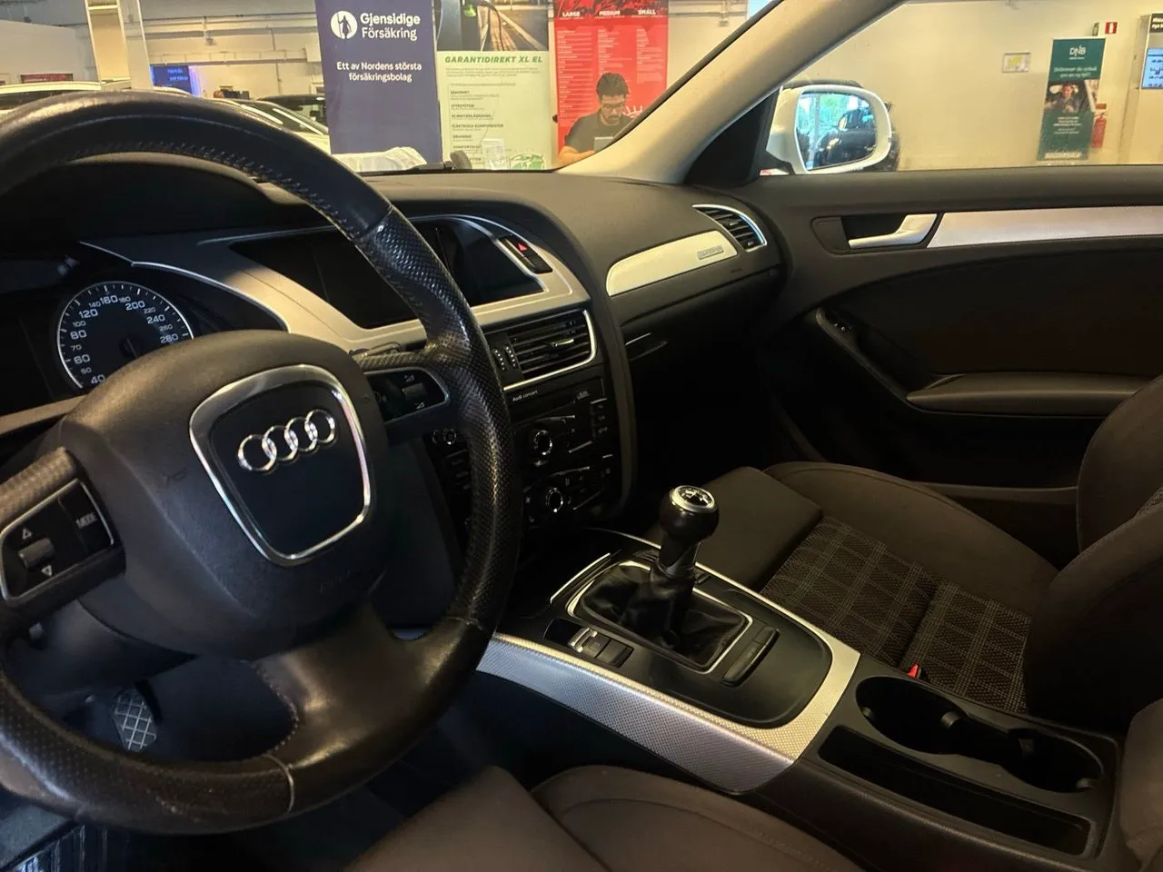 Vehicle image 18