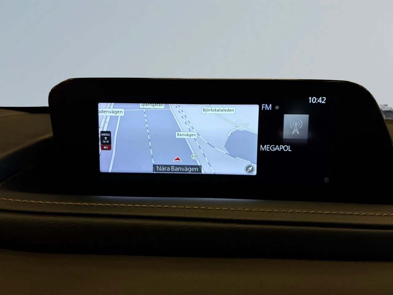 Vehicle image 14