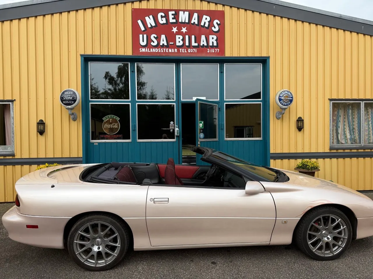 Vehicle image 10