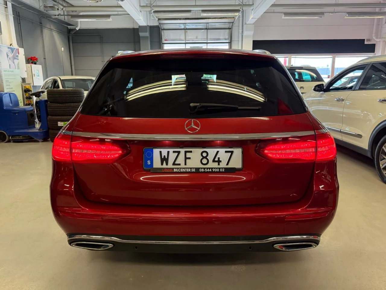 Vehicle image 6