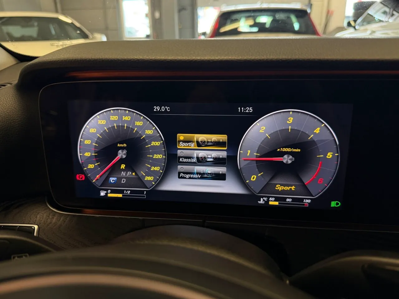 Vehicle image 25