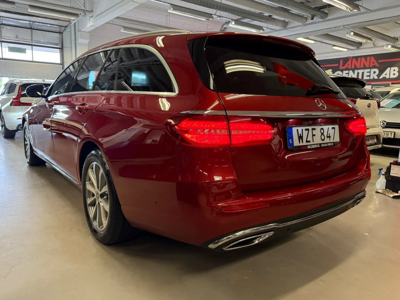 Vehicle image 7