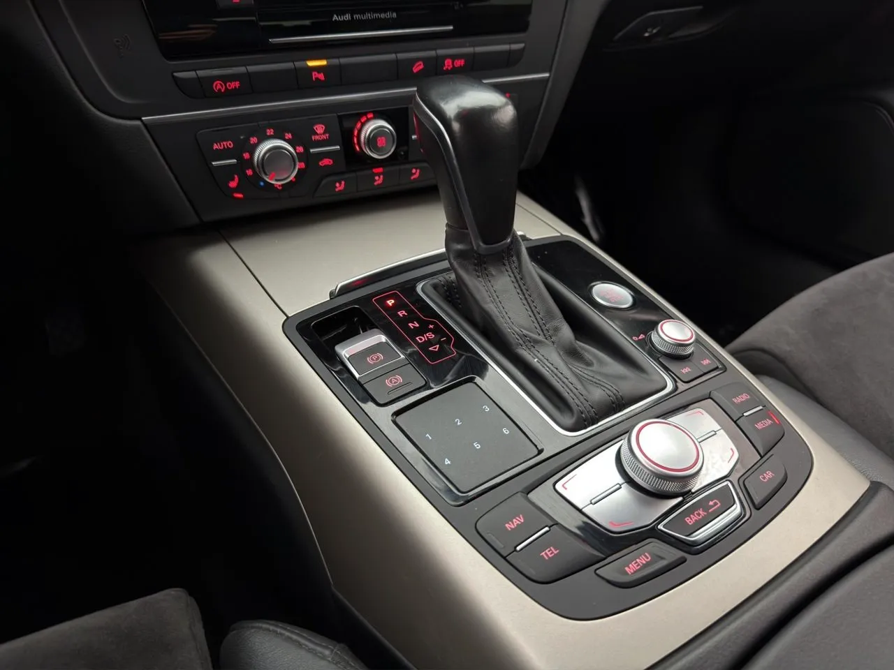 Vehicle image 25