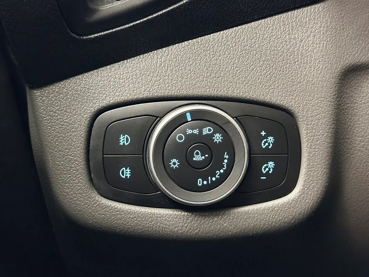 Vehicle image 26
