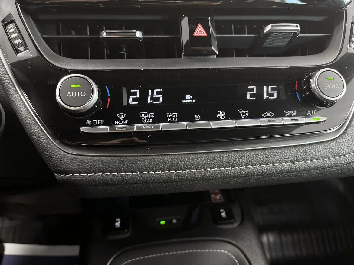 Vehicle image 18