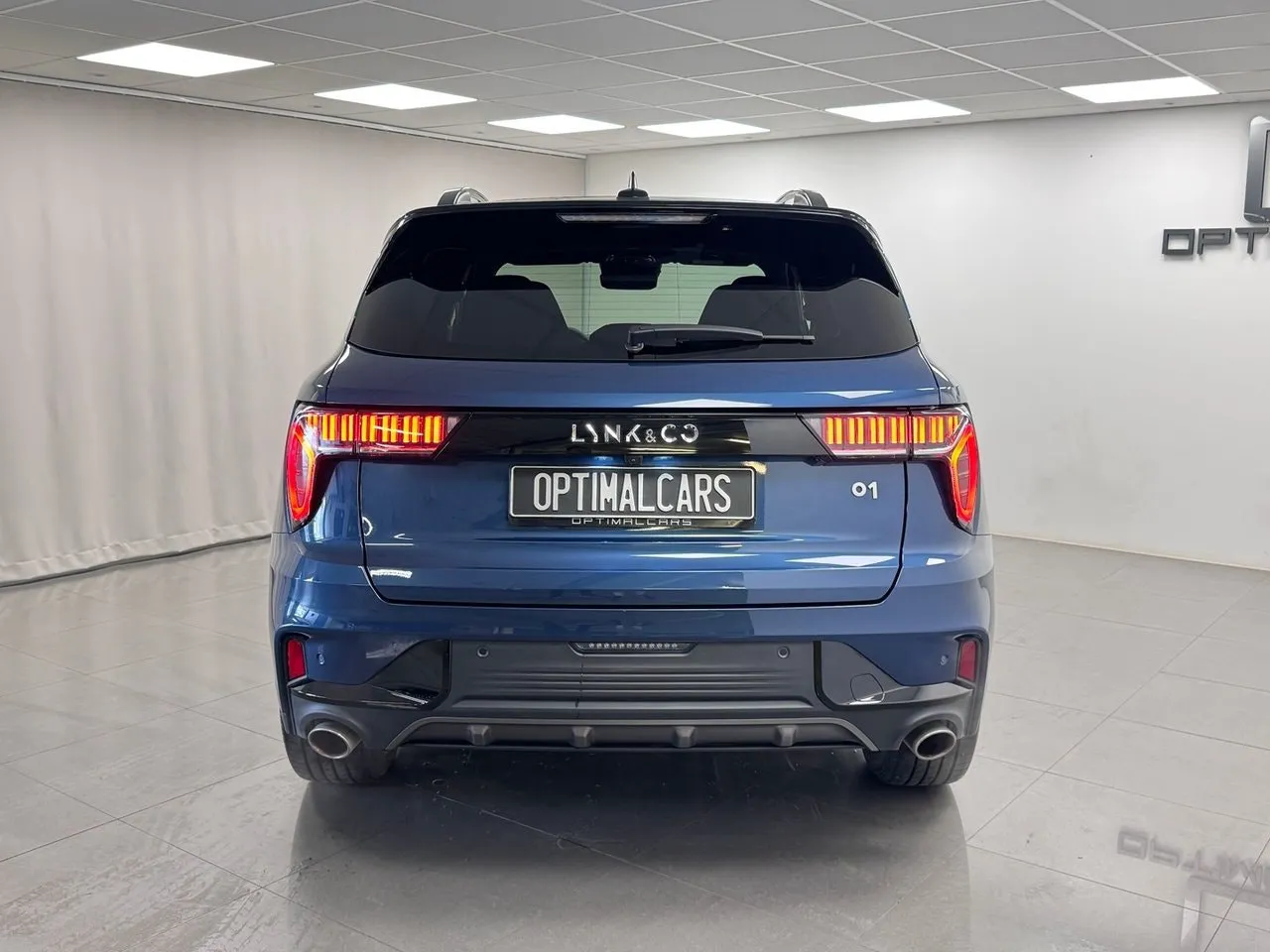 Vehicle image 16