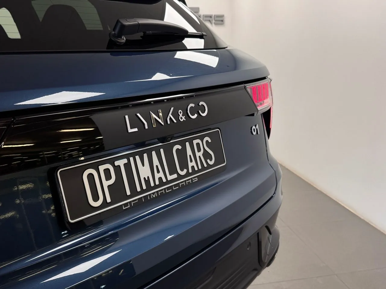 Vehicle image 15