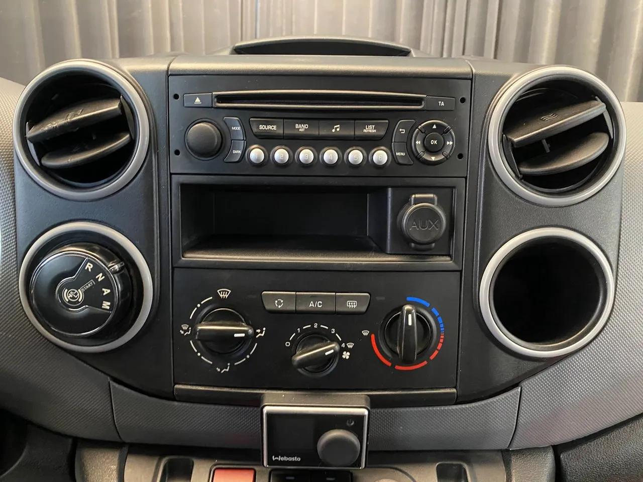 Vehicle image 23
