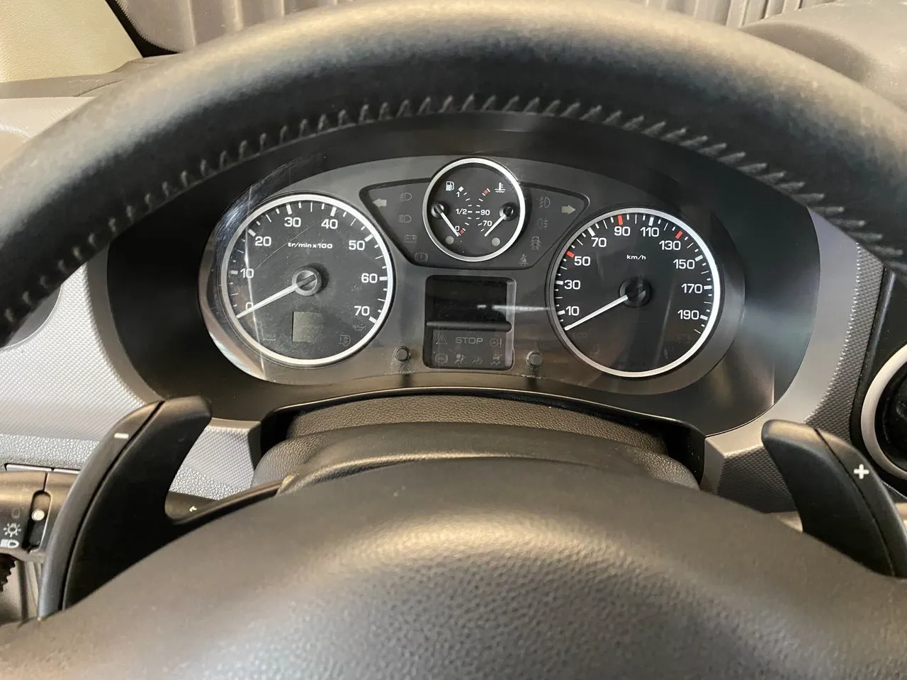 Vehicle image 27