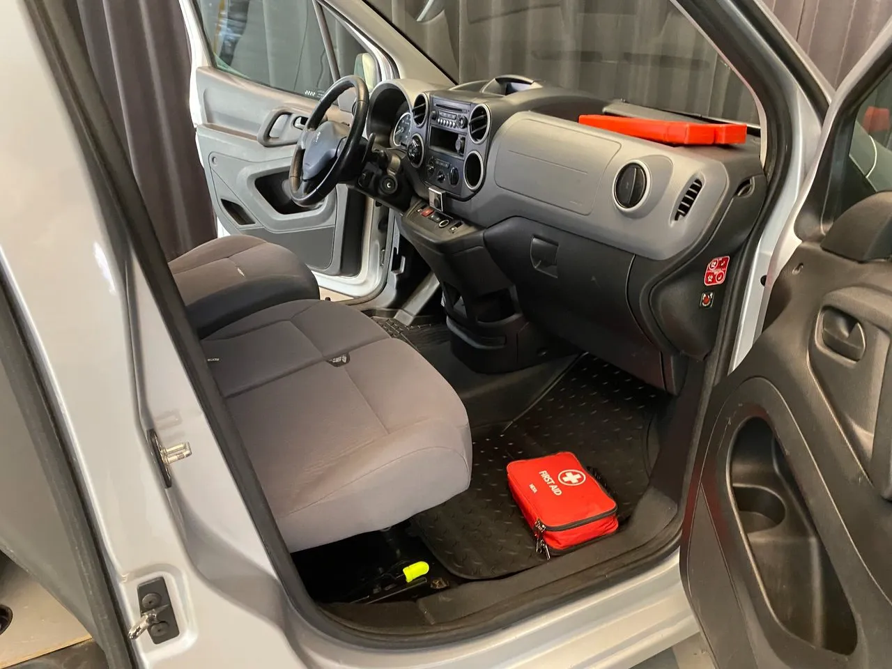 Vehicle image 20