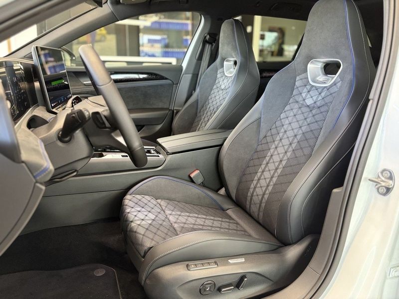Volkswagen Passat bild 10
