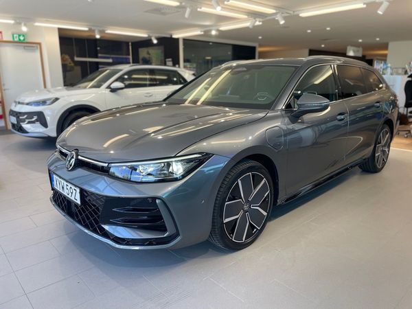 Volkswagen Passat eHybrid 272hk R-Line Privatleasing fr 4595kr tom OKT - 2026