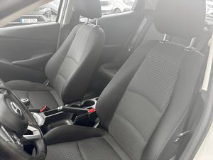 Mazda 2 bild 5
