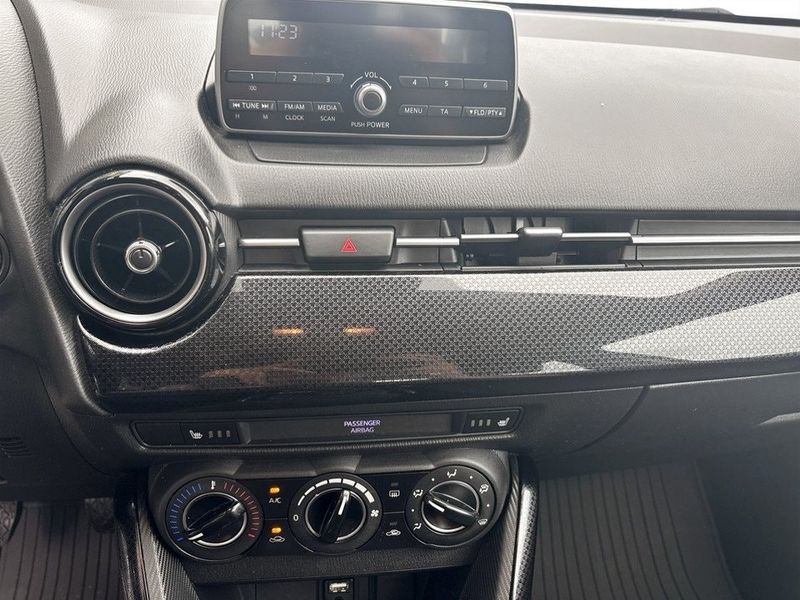 Mazda 2 bild 9