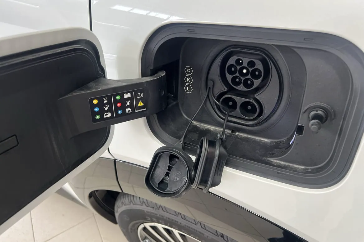Vehicle image 20