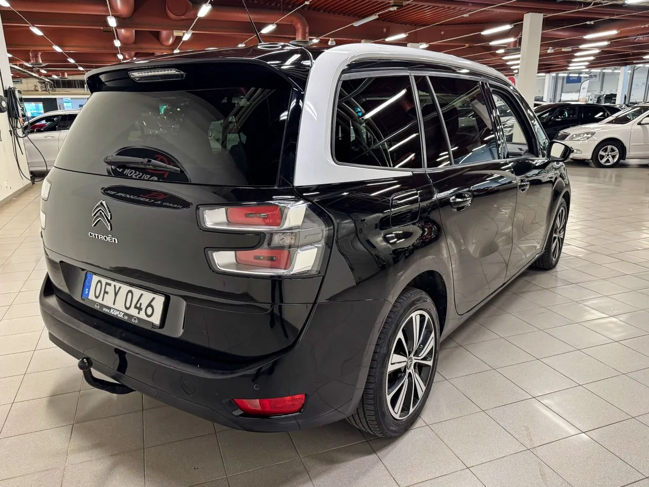Vehicle image 8
