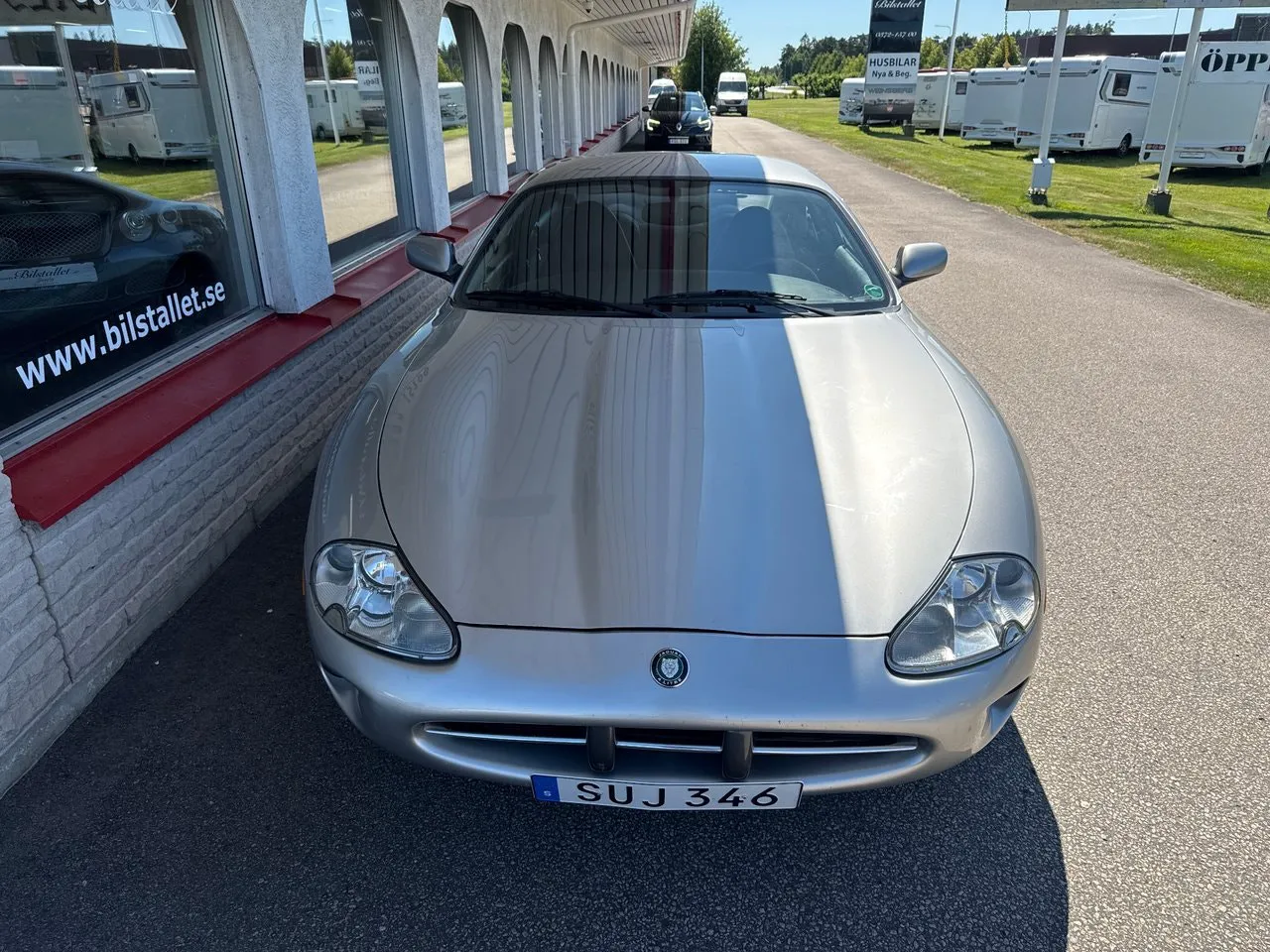 Vehicle image 6