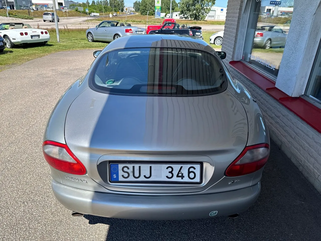 Vehicle image 9