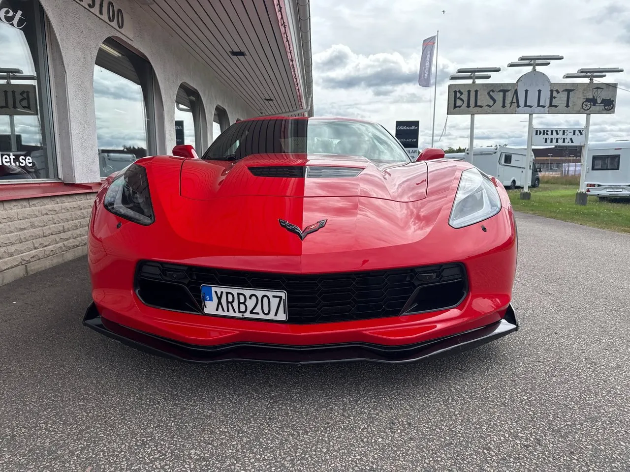 Vehicle image 8