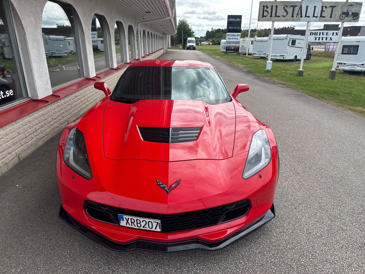 Vehicle image 9