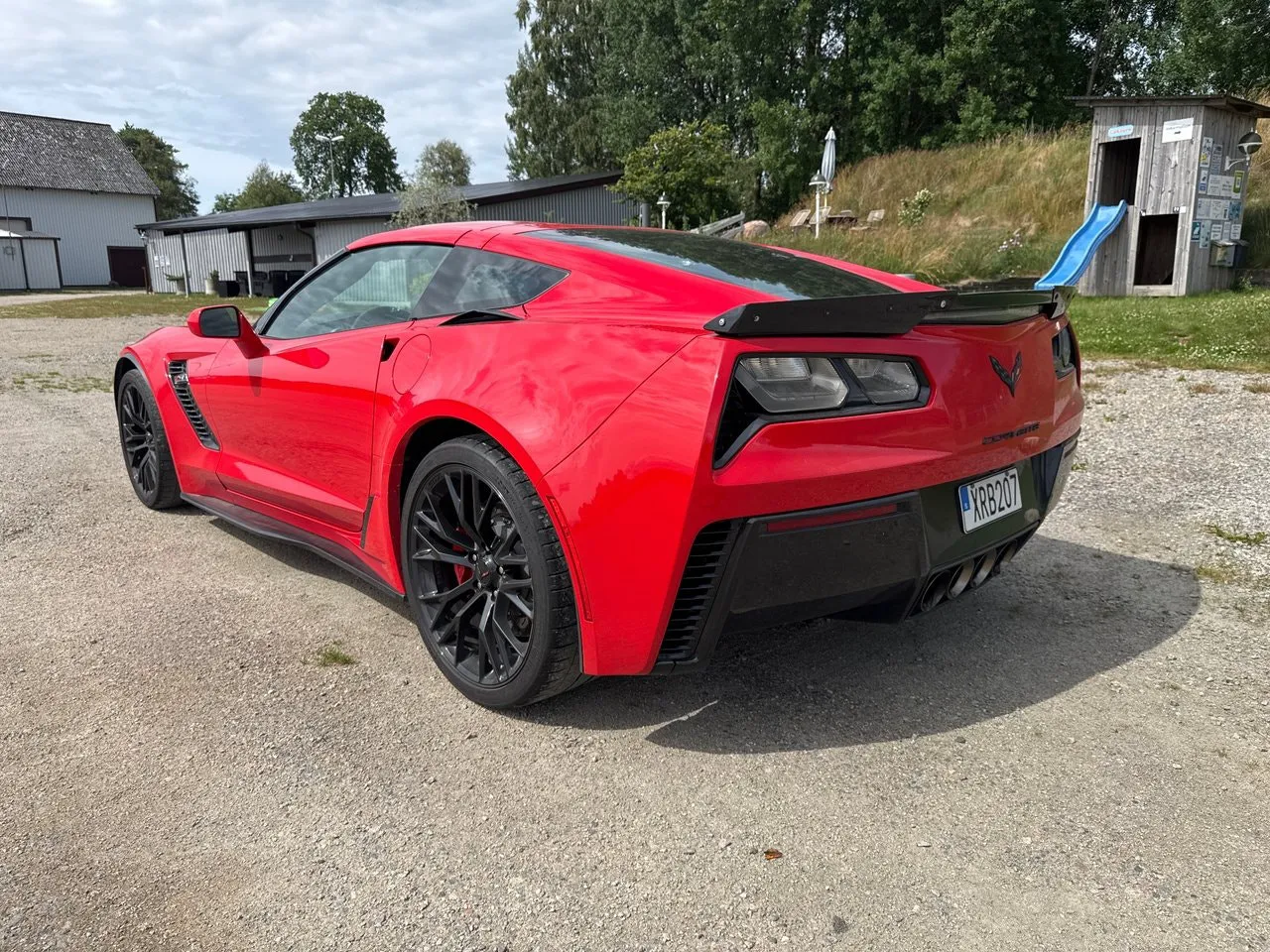 Vehicle image 15