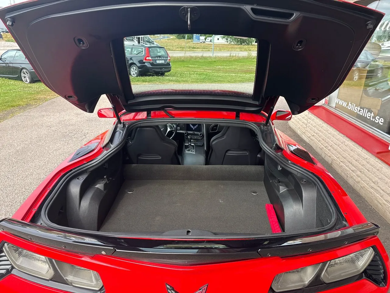 Vehicle image 6
