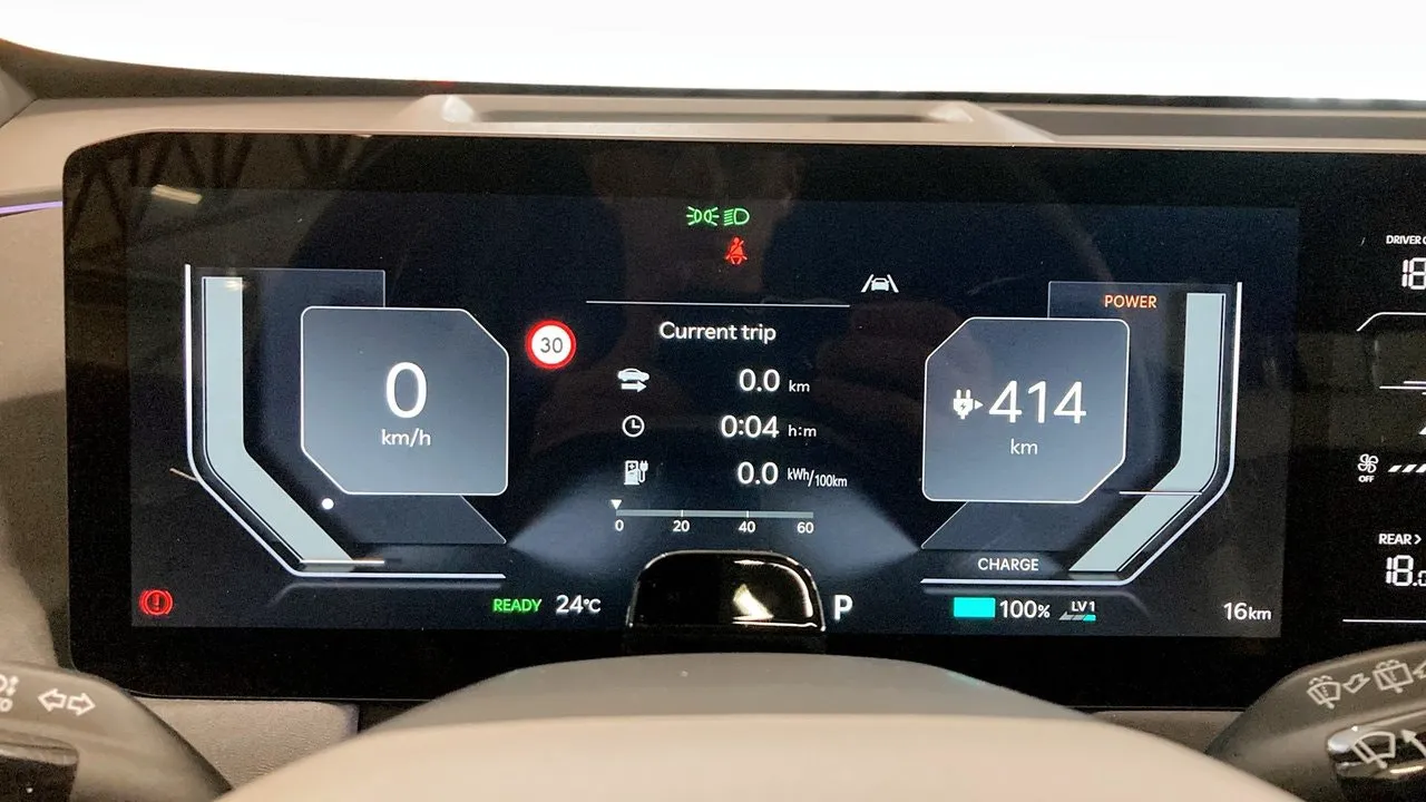 Vehicle image 16