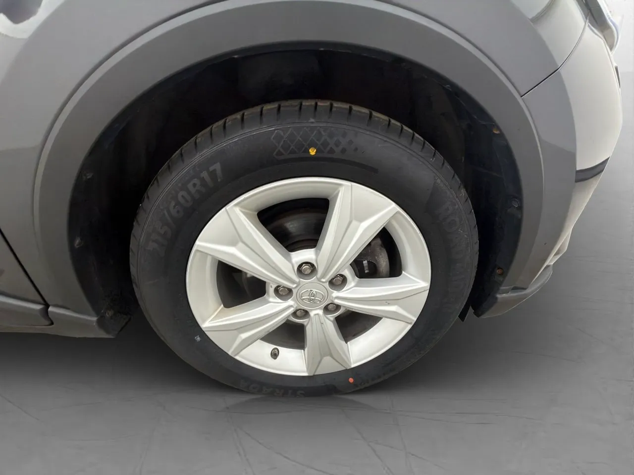 Vehicle image 33