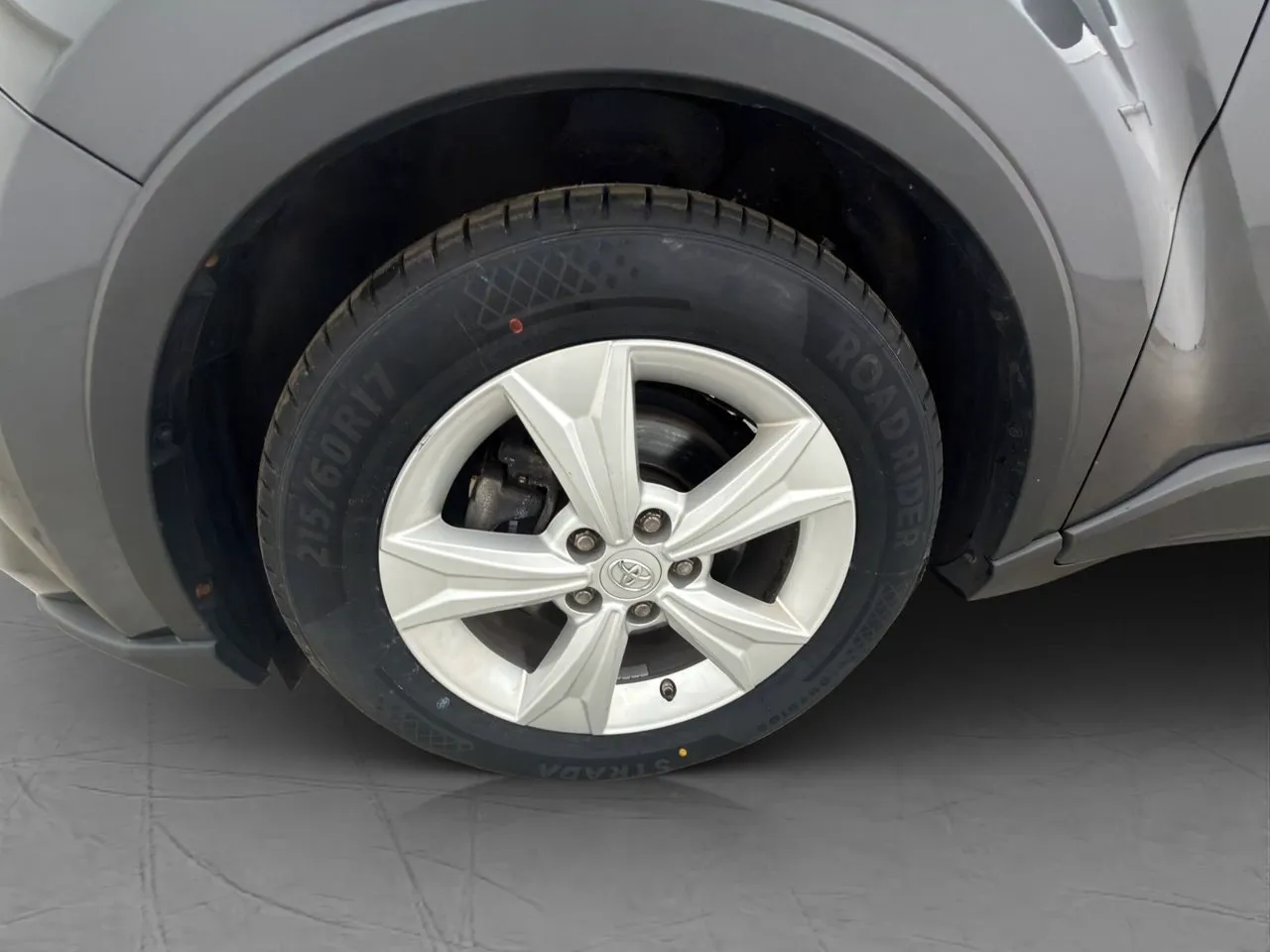 Vehicle image 30