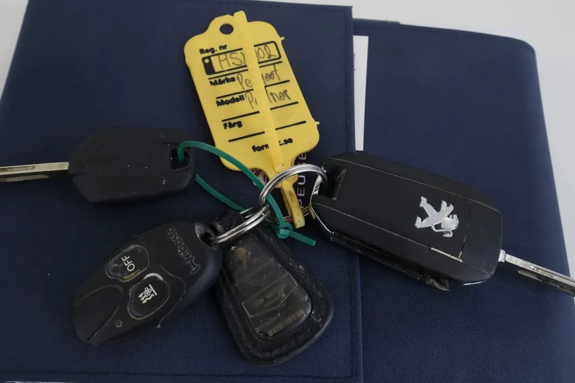 Vehicle image 25